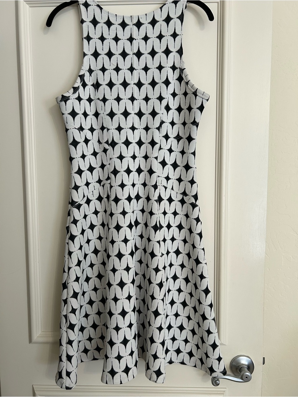 Karen Kane Black White Geometric Fit & Flare Dress Medium Made in USA - Picture 4 of 4